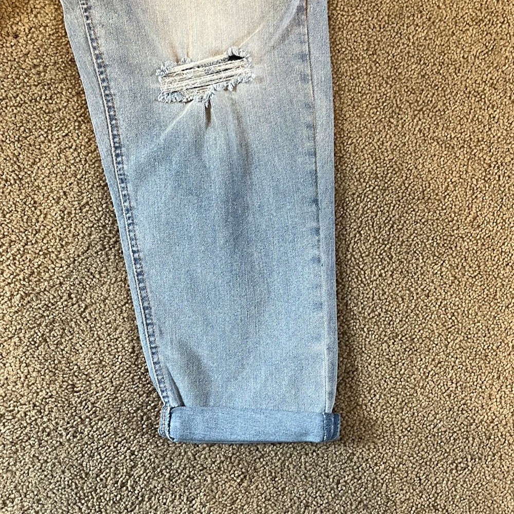 Blue Jeans - Picture 3 of 4